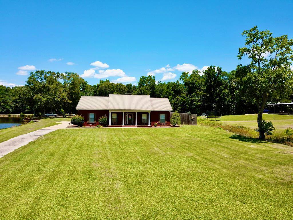 Slocomb, AL 36375,588 W Lawrence Harris Hwy