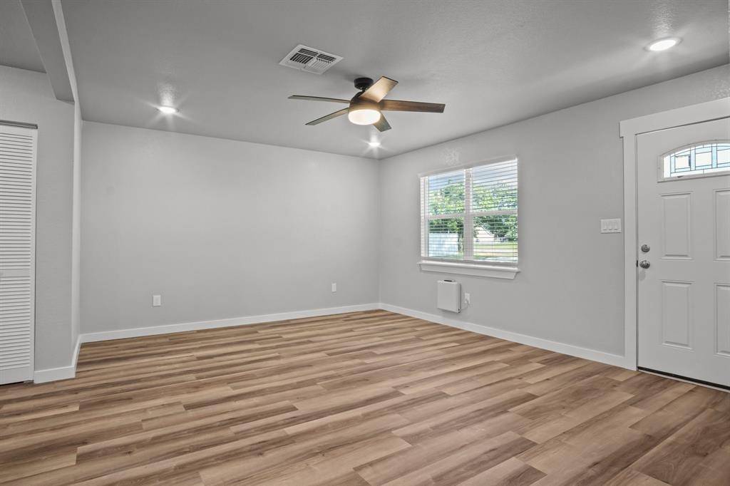 Reno, TX 76020,1060 E Reno Road