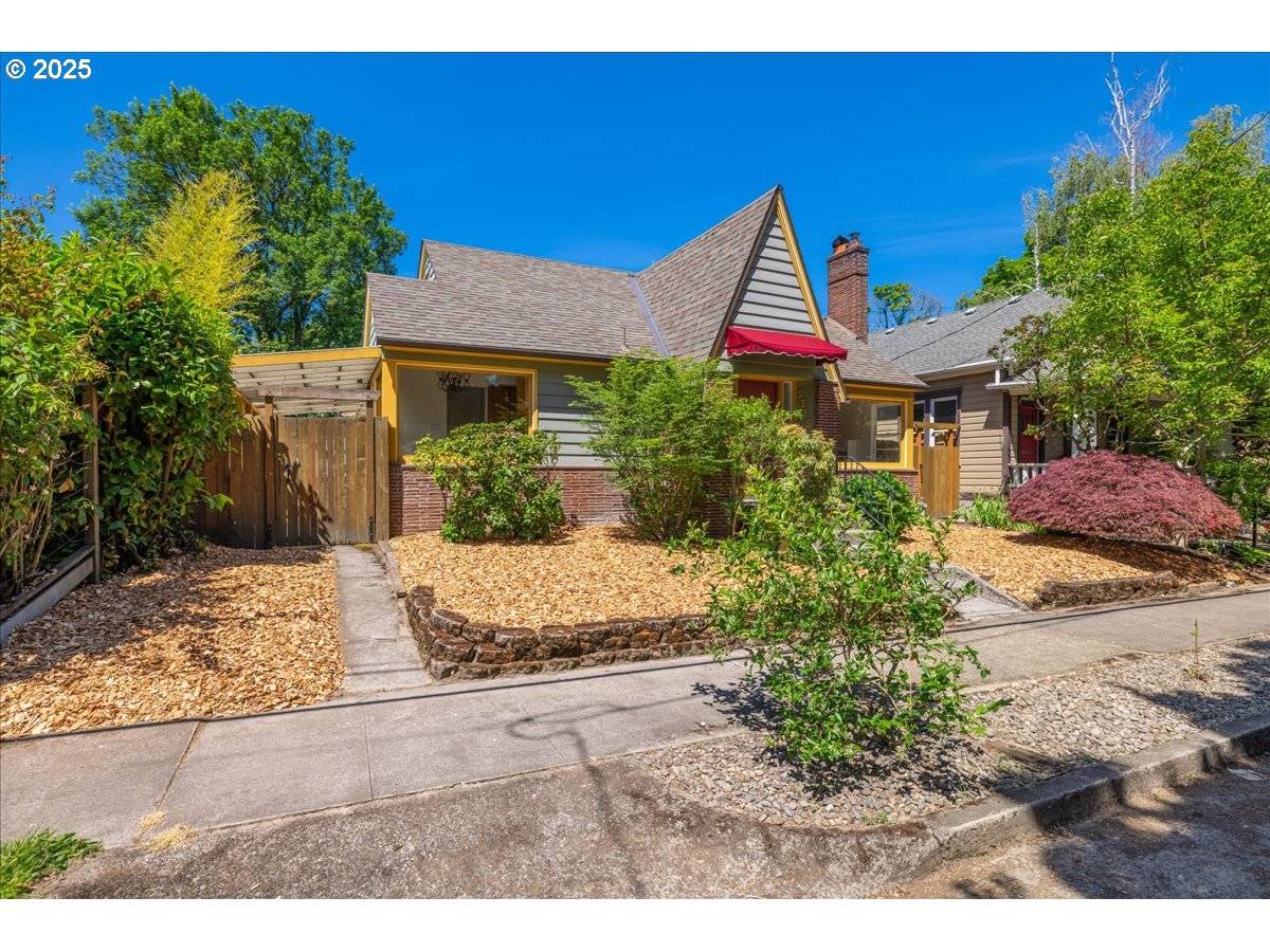 Portland, OR 97202,3315 SE 15th AVE