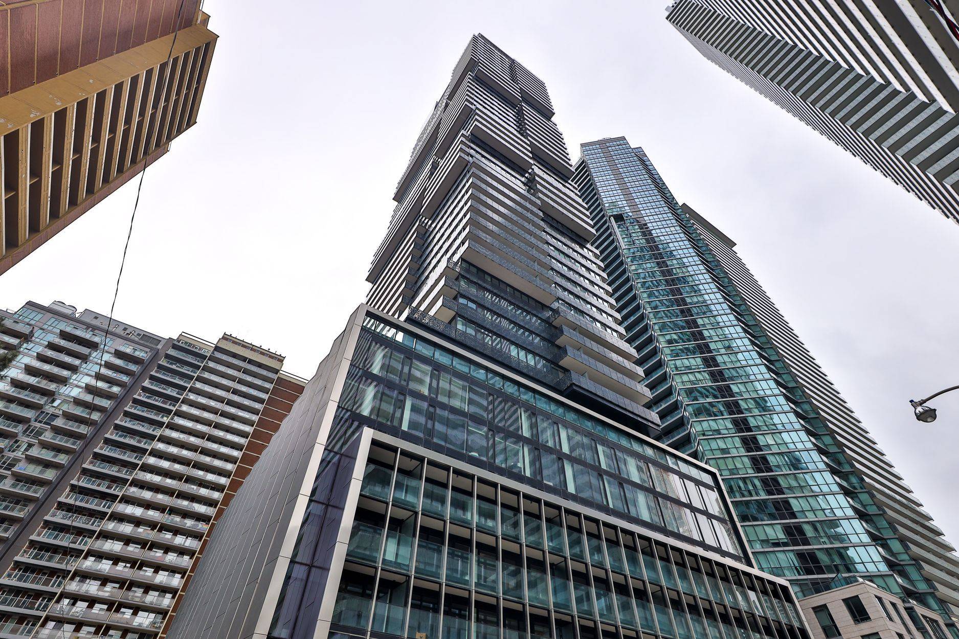 Toronto C08, ON M4Y 0J1,55 Charles ST E #1911
