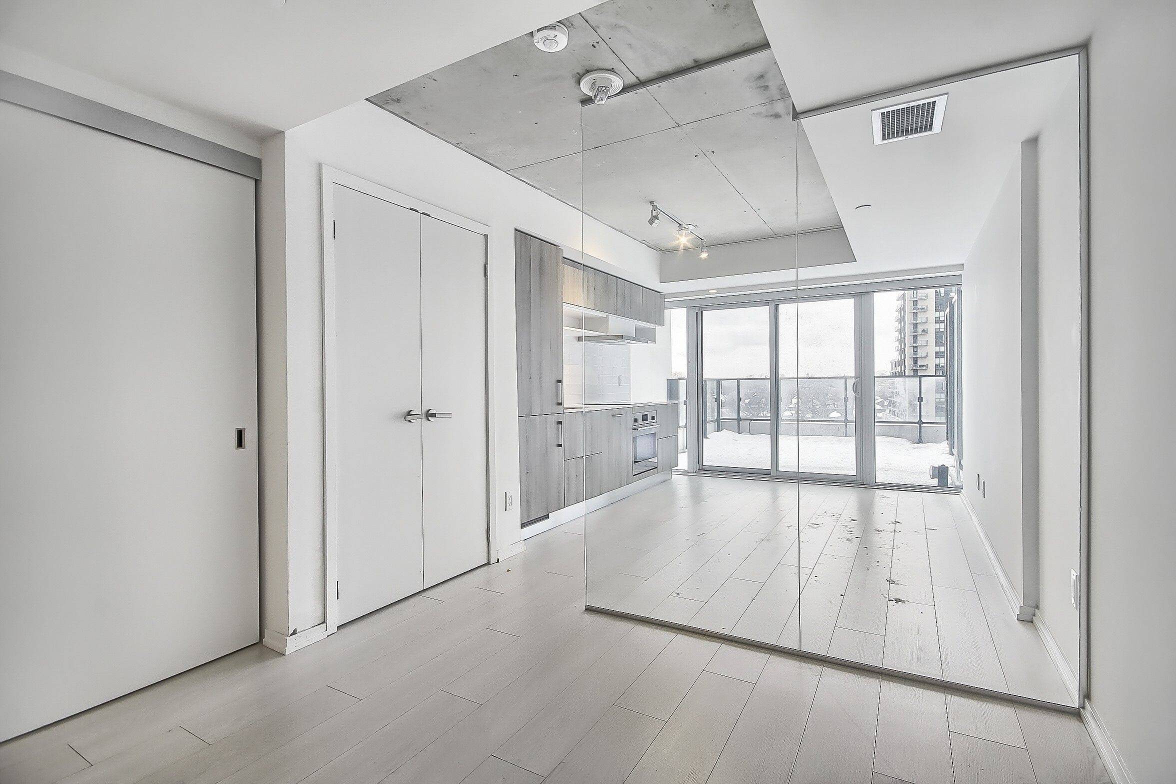 Toronto C10, ON M4S 1V5,5 Soudan AVE #816