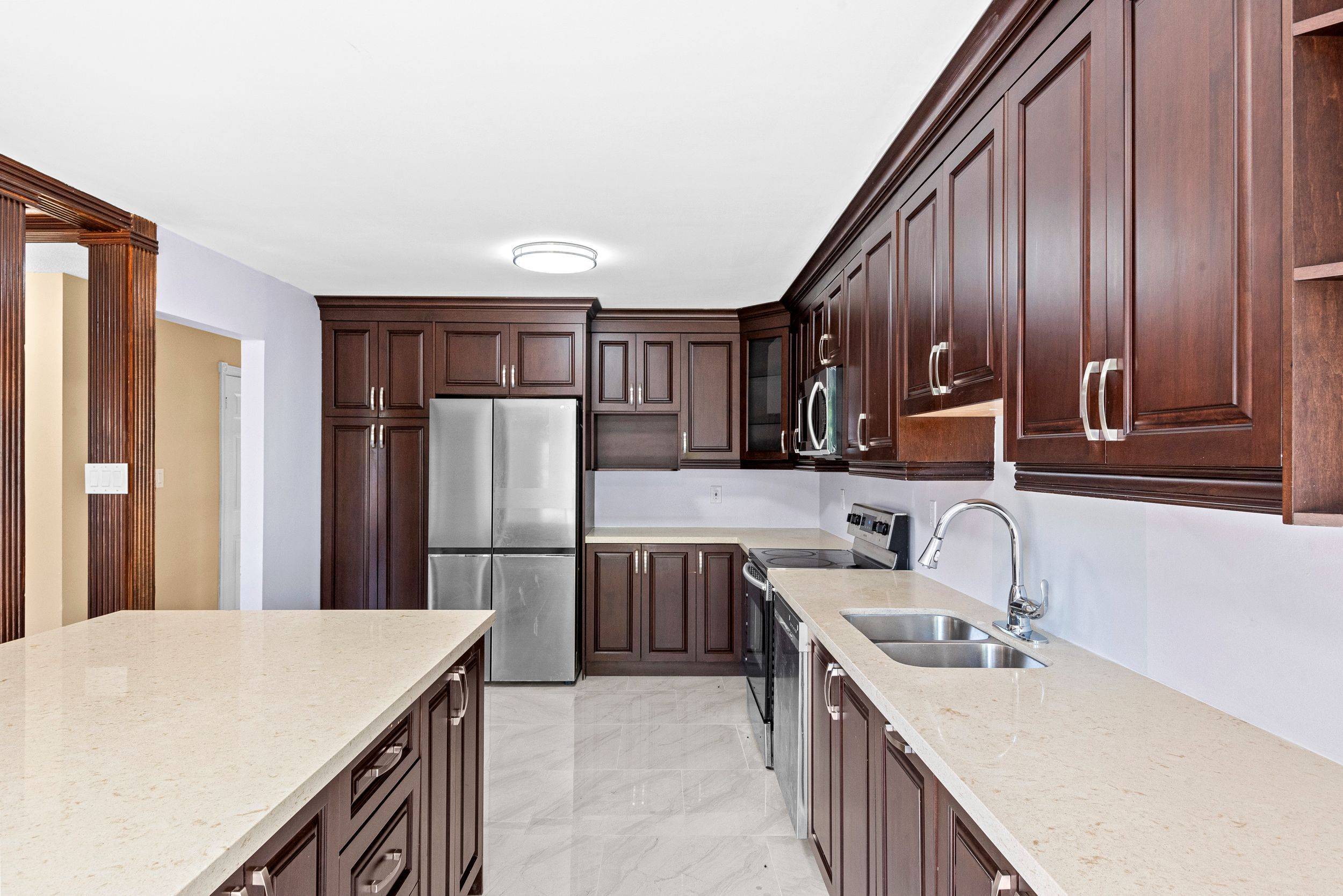 Oshawa, ON L1K 2E4,1005 Sandcliff DR