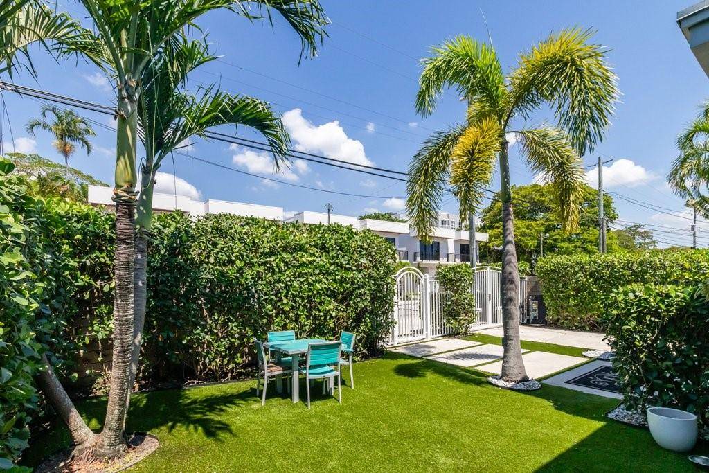 Fort Lauderdale, FL 33304,912 NE 17th Ter