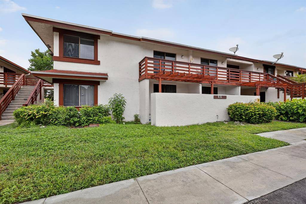 Miami Gardens, FL 33169,615 NW 210th St #201-25