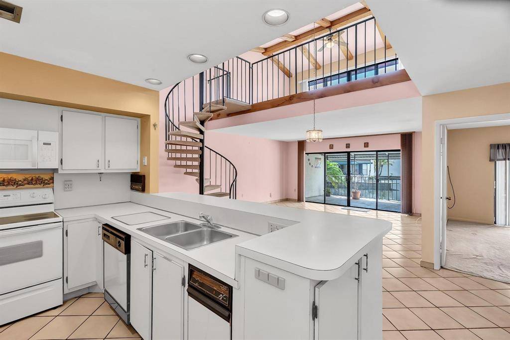 Miami Lakes, FL 33014,7026 N Loch Isle Dr