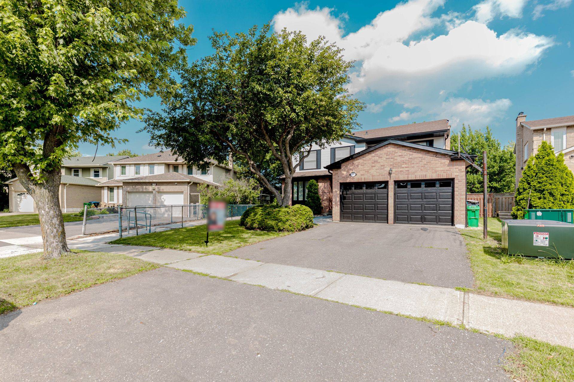 Mississauga, ON L5N 2Y6,6101 Edenwood DR