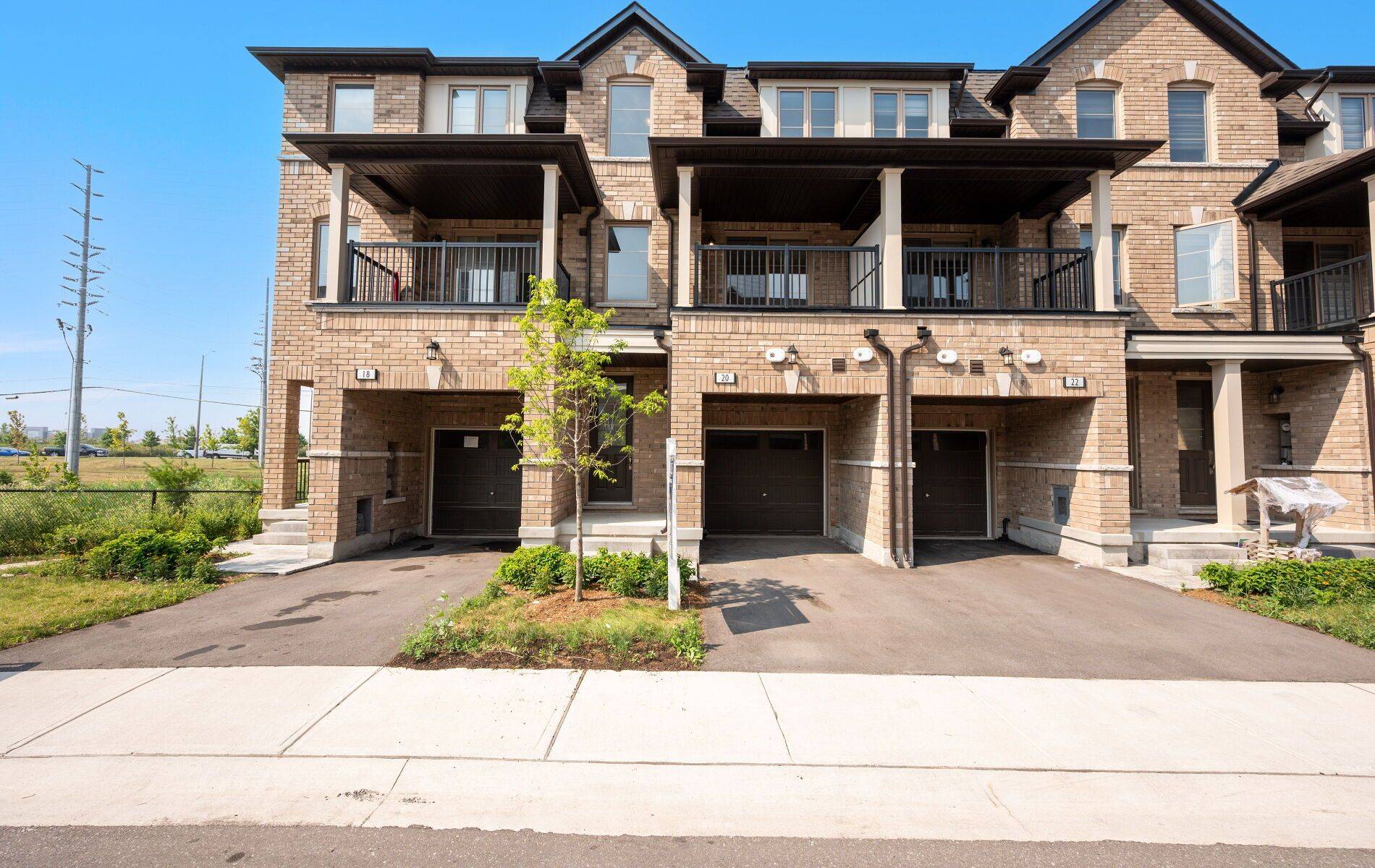 Brampton, ON L6P 4N8,20 Vestry WAY