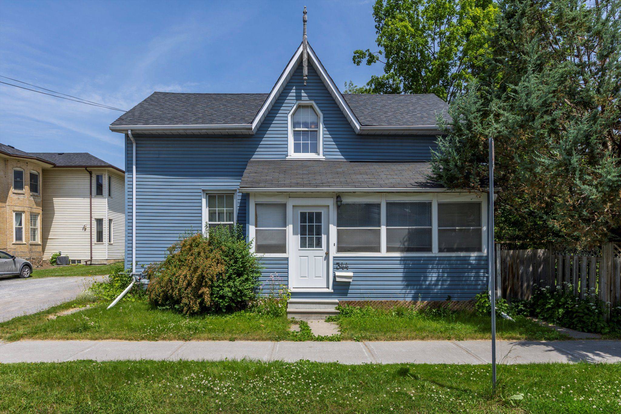 Peterborough, ON K9H 2X2,344 McDonnel ST