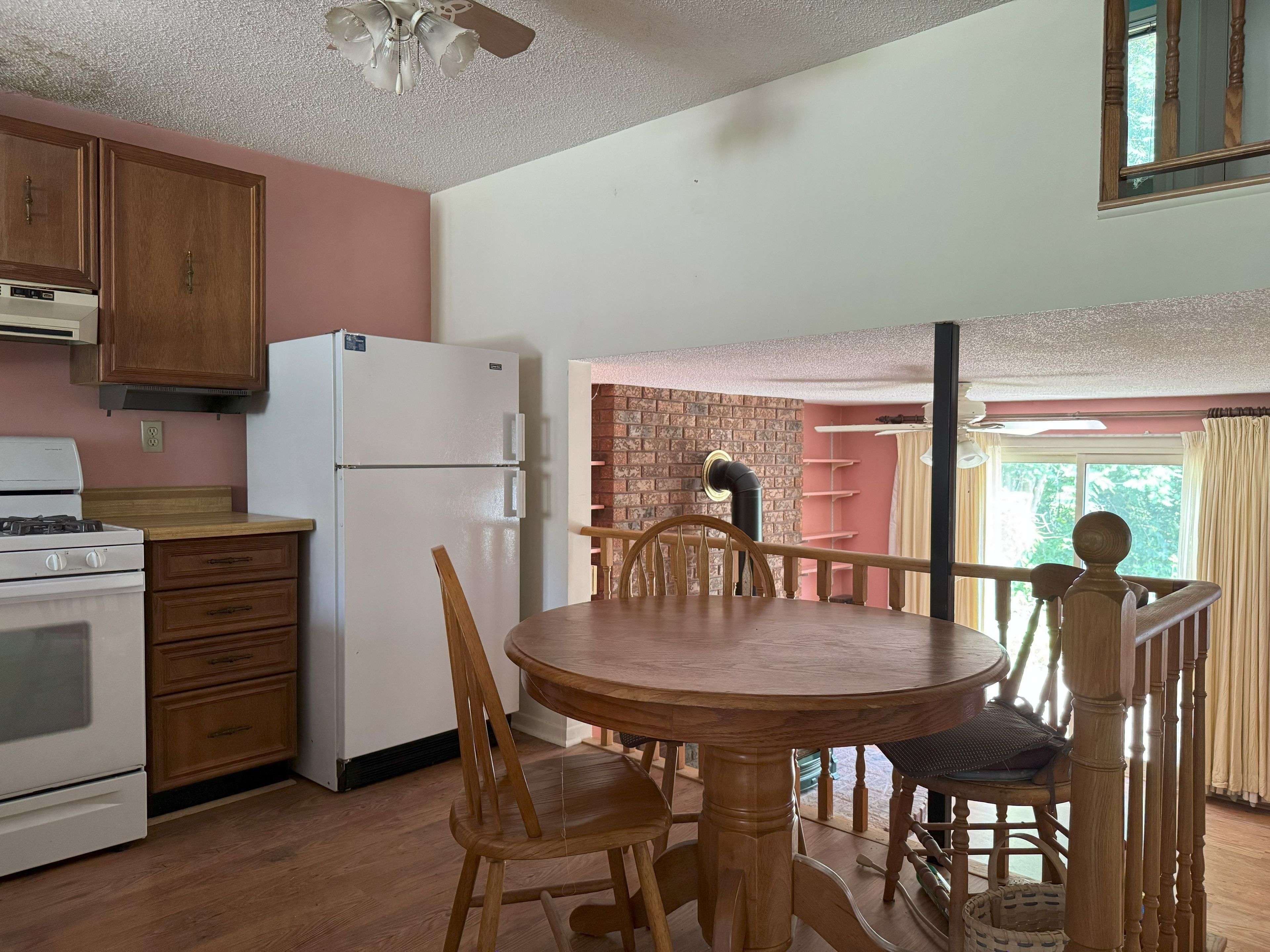 Bracebridge, ON P1L 1C3,22 Maypark DR