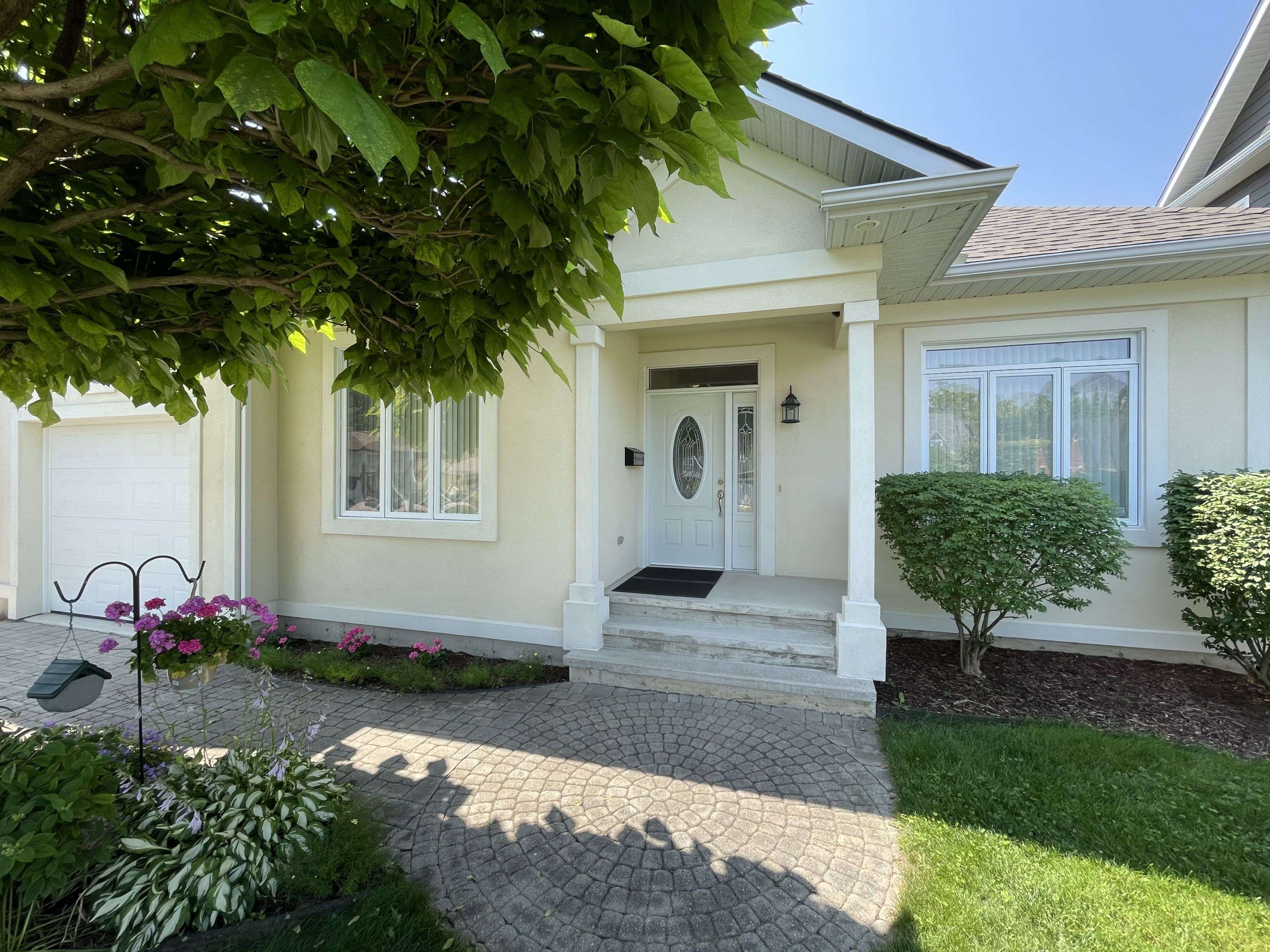 Blue Mountains, ON L9Y 0M2,150 Brooker BLVD
