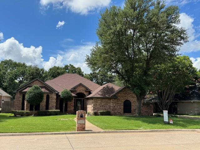 Mansfield, TX 76063,808 Majestic Oaks Court