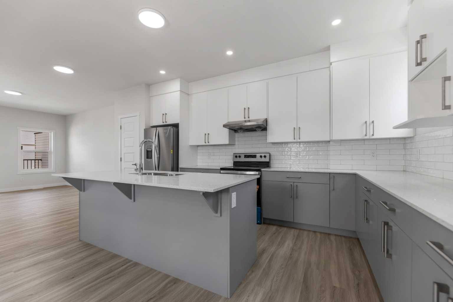 Calgary, AB T3N 2N8,90 Corner Meadows MNR NE #602