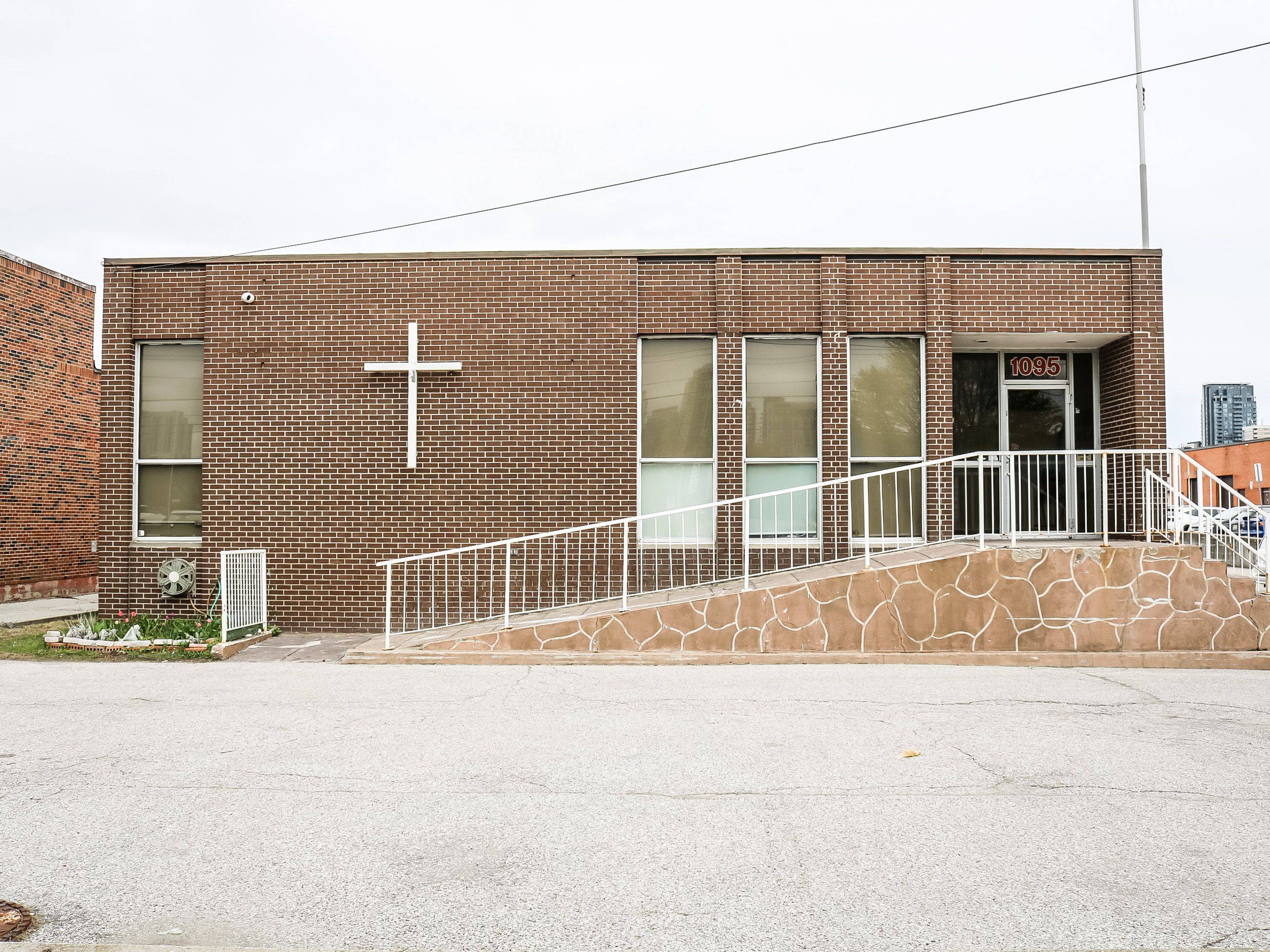 Toronto E09, ON M1H 3B8,1095 Bellamy RD N