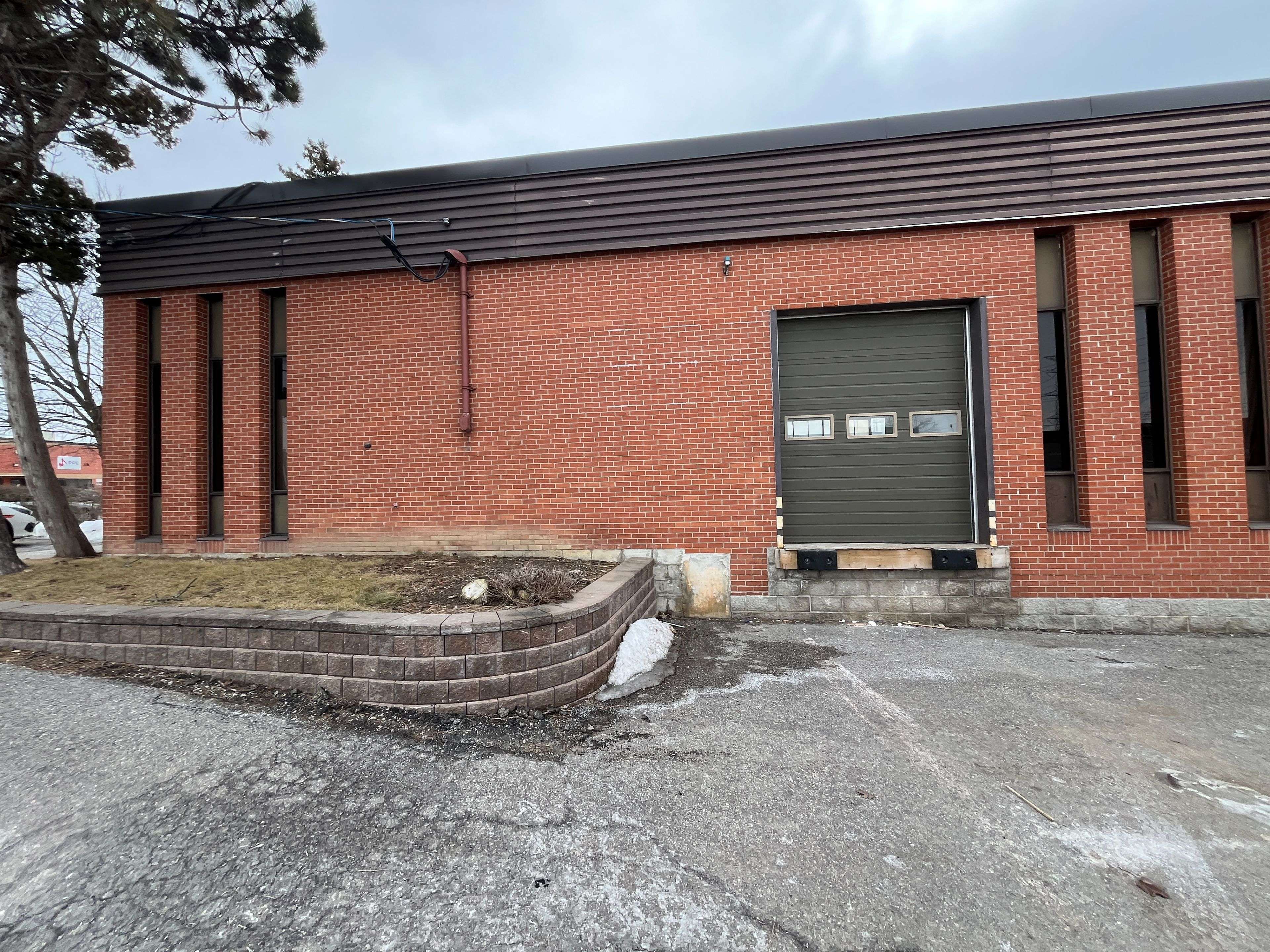 Pickering, ON L1W 1Z6,926 Dillingham RD ##1