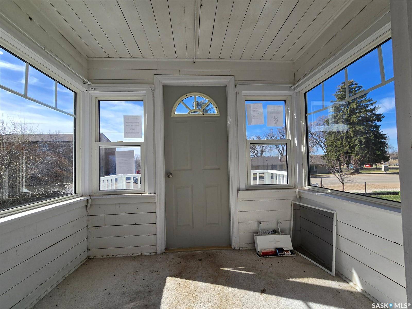 Moose Jaw, SK S6H 0E9,624 Fairford STREET E
