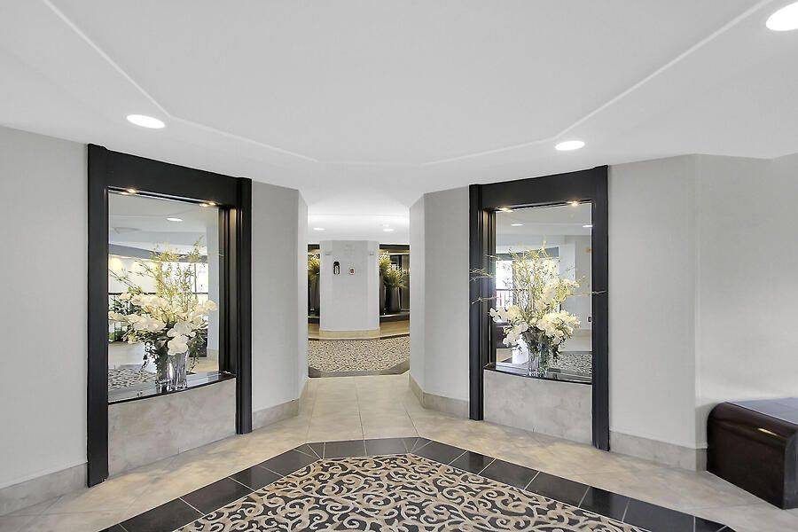Woodroffe, ON K2B 8C8,1081 Ambleside DR #410