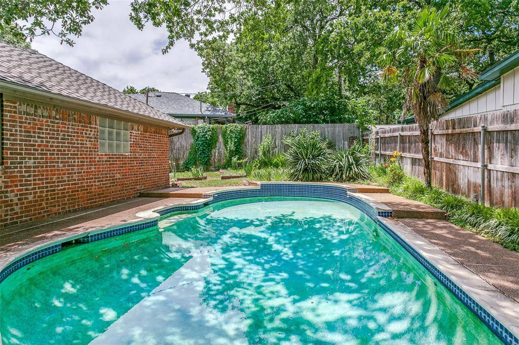 Grapevine, TX 76051,2831 Creekwood Court