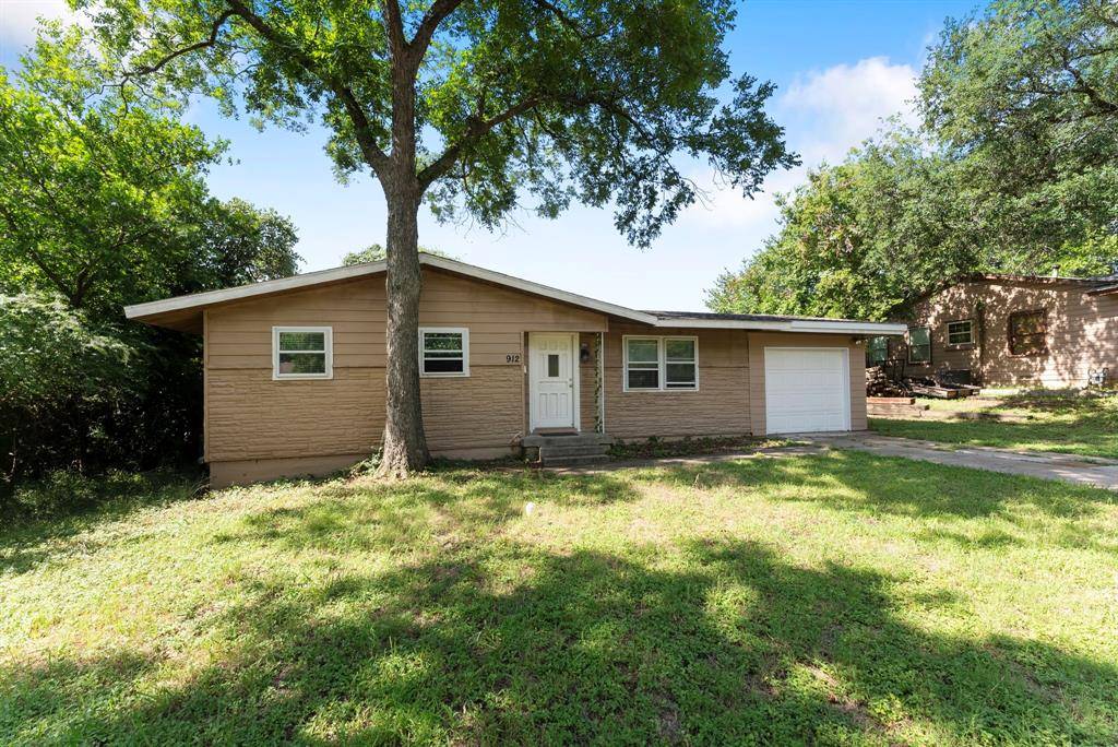 Arlington, TX 76013,912 W Tucker Boulevard