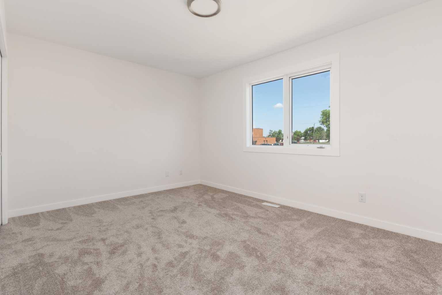 Camrose, AB T4V3G3,5205 52 Ave #A