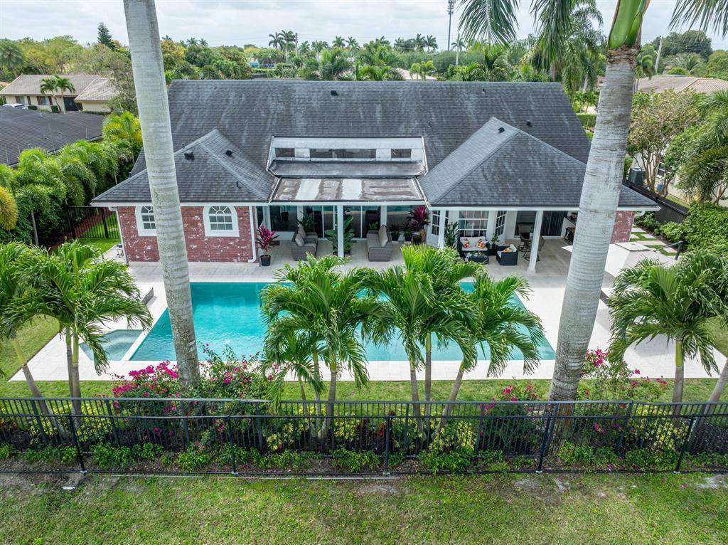 Weston, FL 33326,16633 Golfview Dr