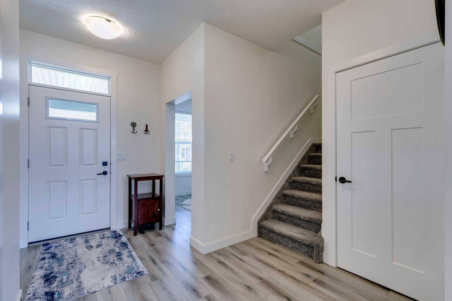 Airdrie, AB T4B 4L2,457 South Point GLN SW