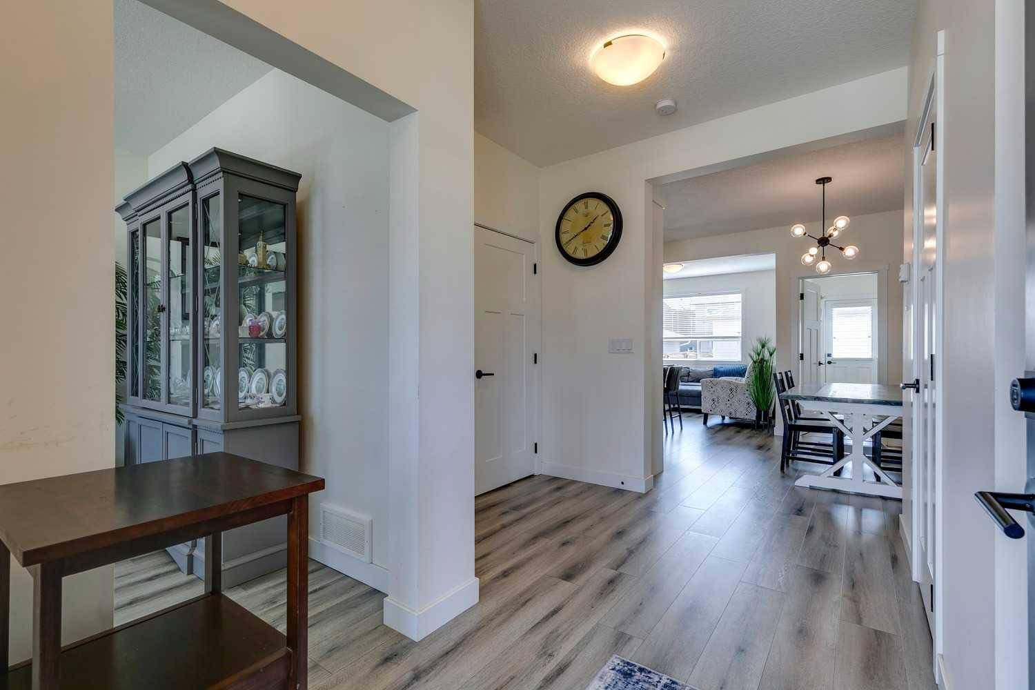 Airdrie, AB T4B 4L2,457 South Point GLN SW