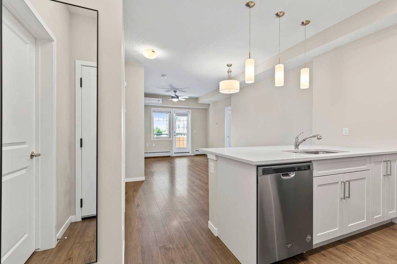 Calgary, AB T3M 3H4,30 Mahogany Mews SE #202
