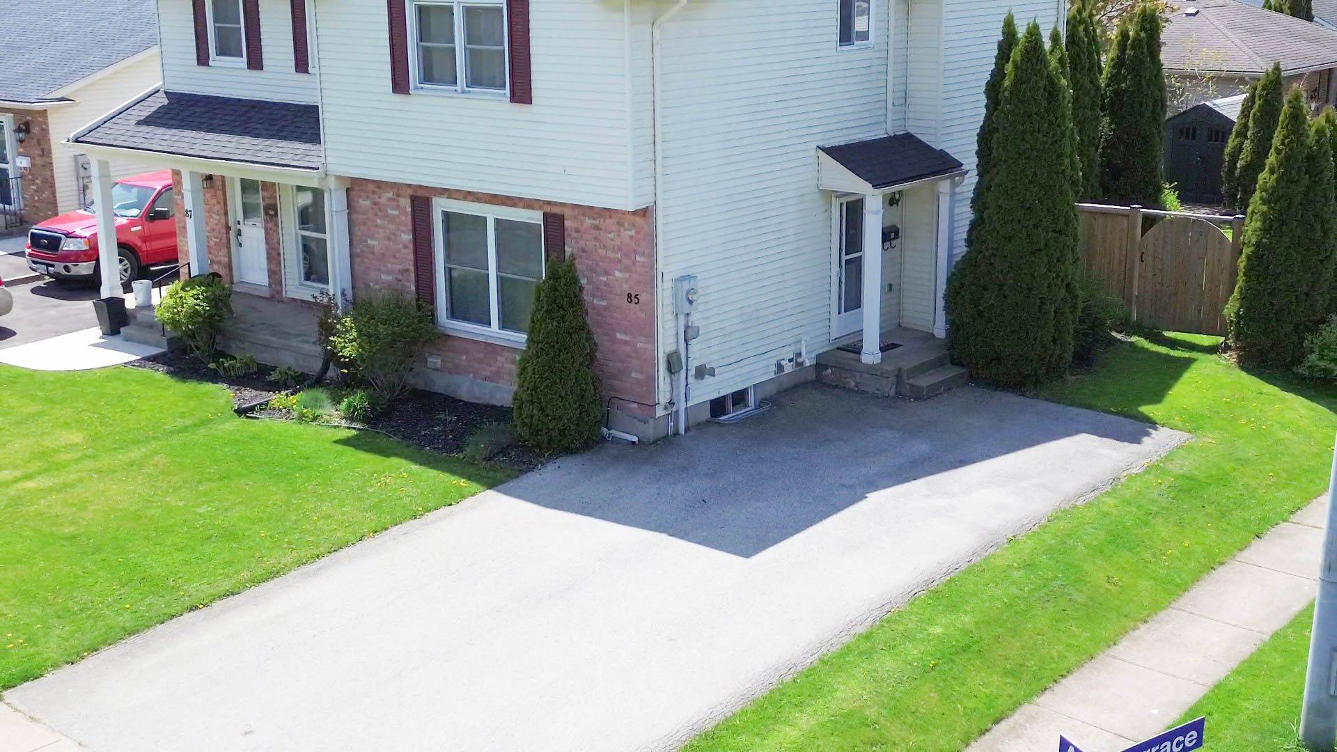 Welland, ON L3C 5S5,85 Aquador DR