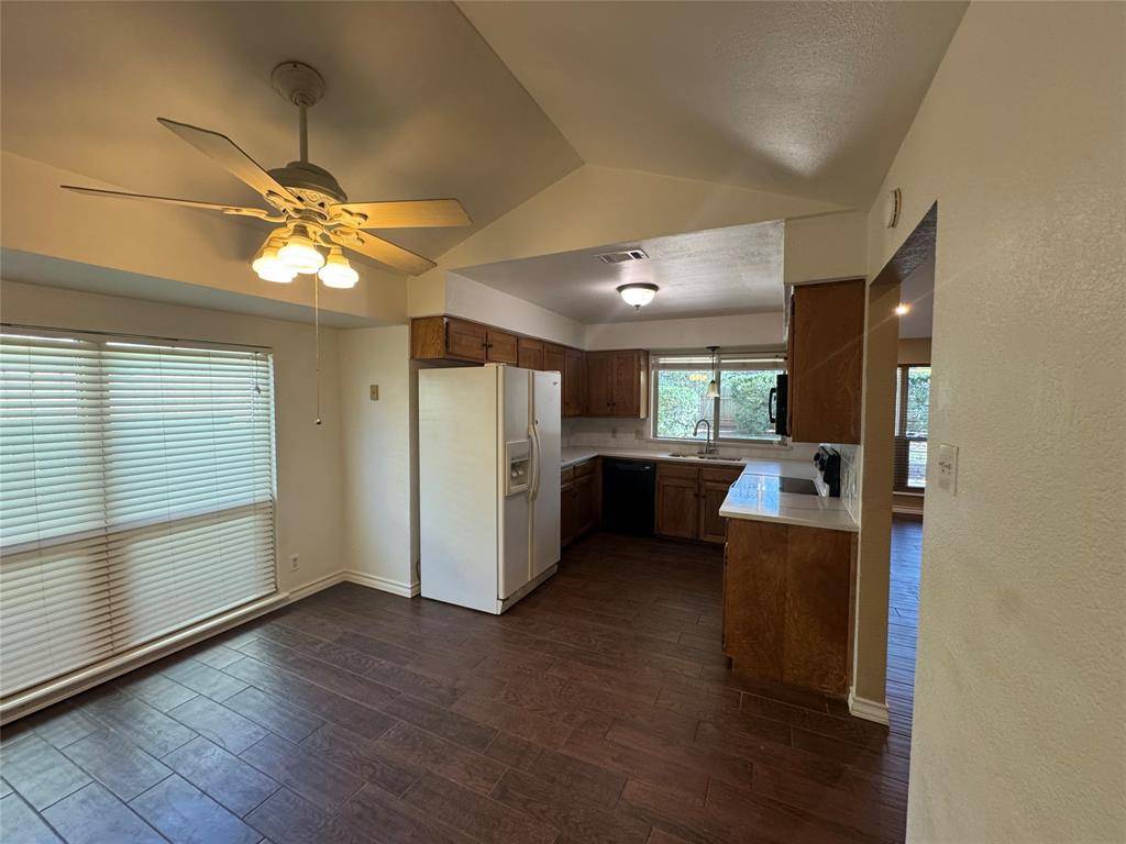 Arlington, TX 76017,5305 Bright Star Trail