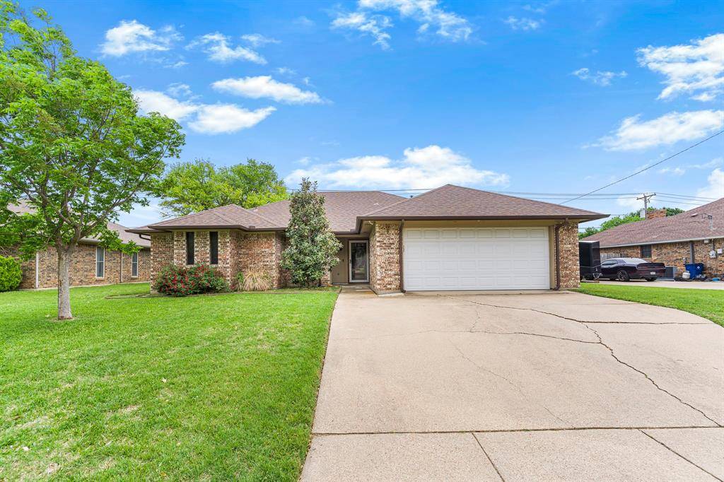 Burleson, TX 76028,832 Ridgeview Drive