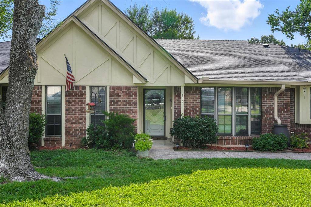 Highland Village, TX 75077,207 Stone Canyon Drive