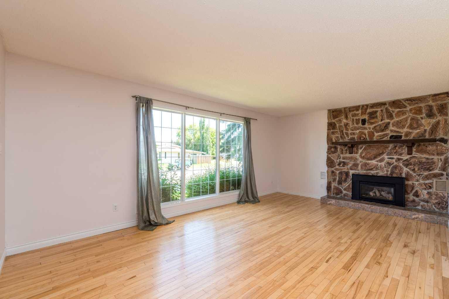 Lloydminster, AB T9V 1P9,3914 52 AVE