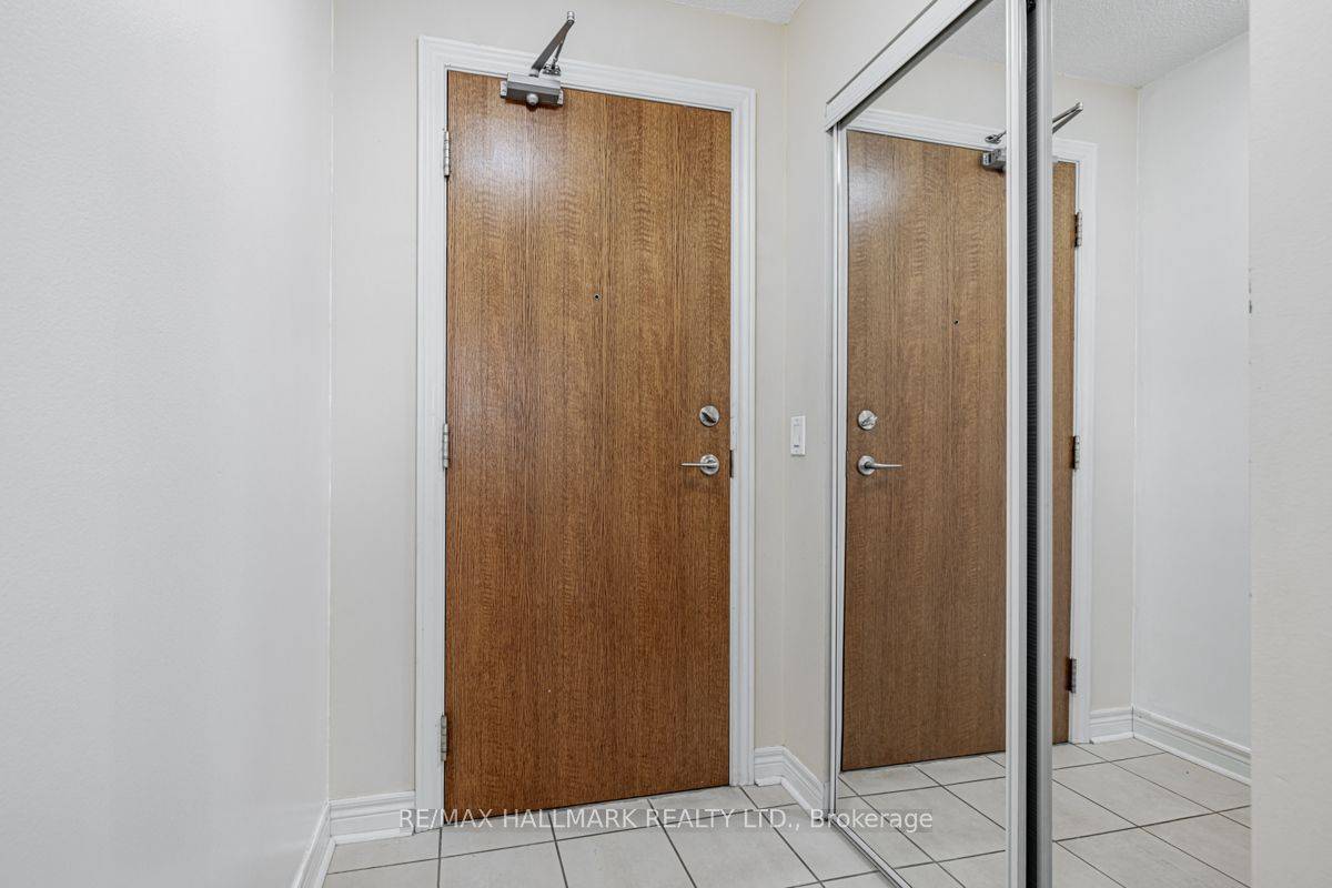 Vaughan, ON L4J 9E9,50 Disera DR #717