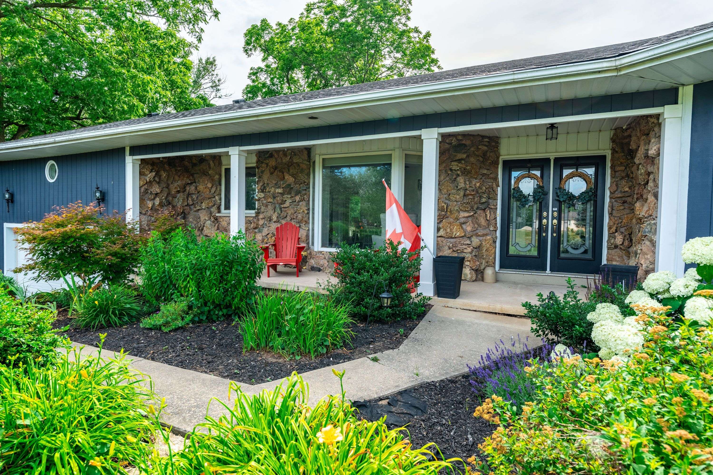 West Lincoln, ON N0A 1C0,864 Caistorville RD