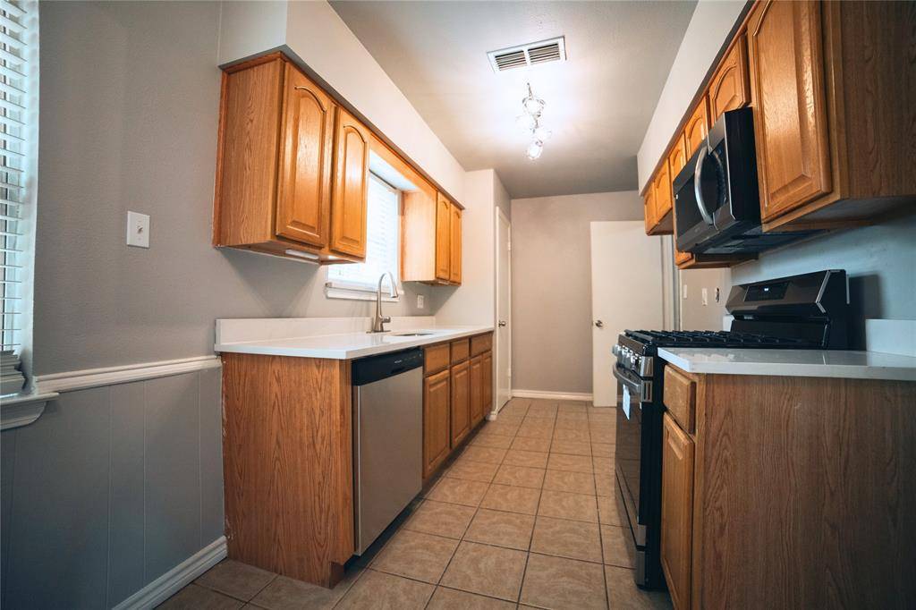 Waxahachie, TX 75165,117 Barbara Way