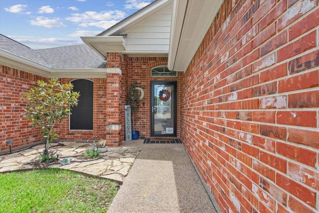 Hewitt, TX 76643,433 Oakberry Drive