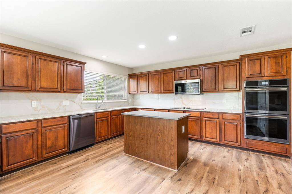 Carrollton, TX 75006,1204 Brittainy Place