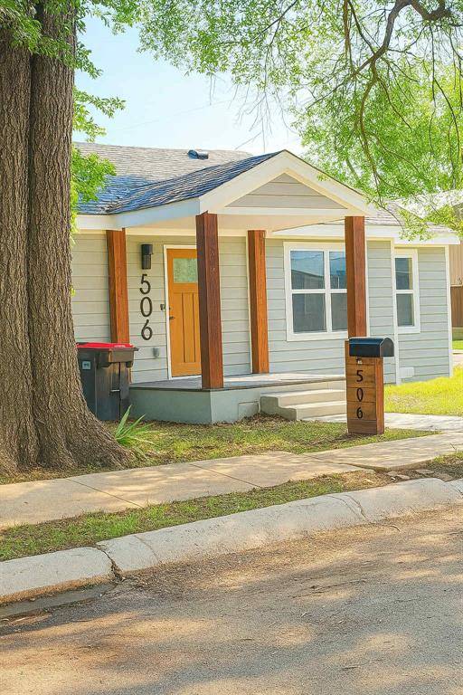 Paris, TX 75460,506 E Price Street