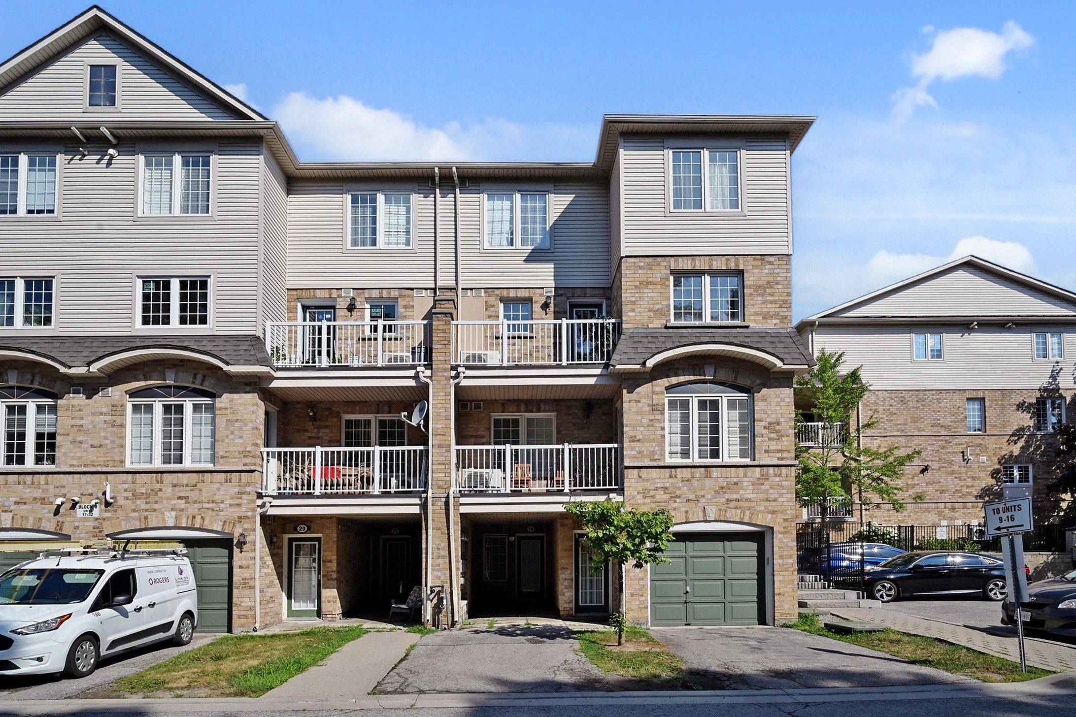 Toronto E11, ON M1B 6H9,42 Pinery TRL #18
