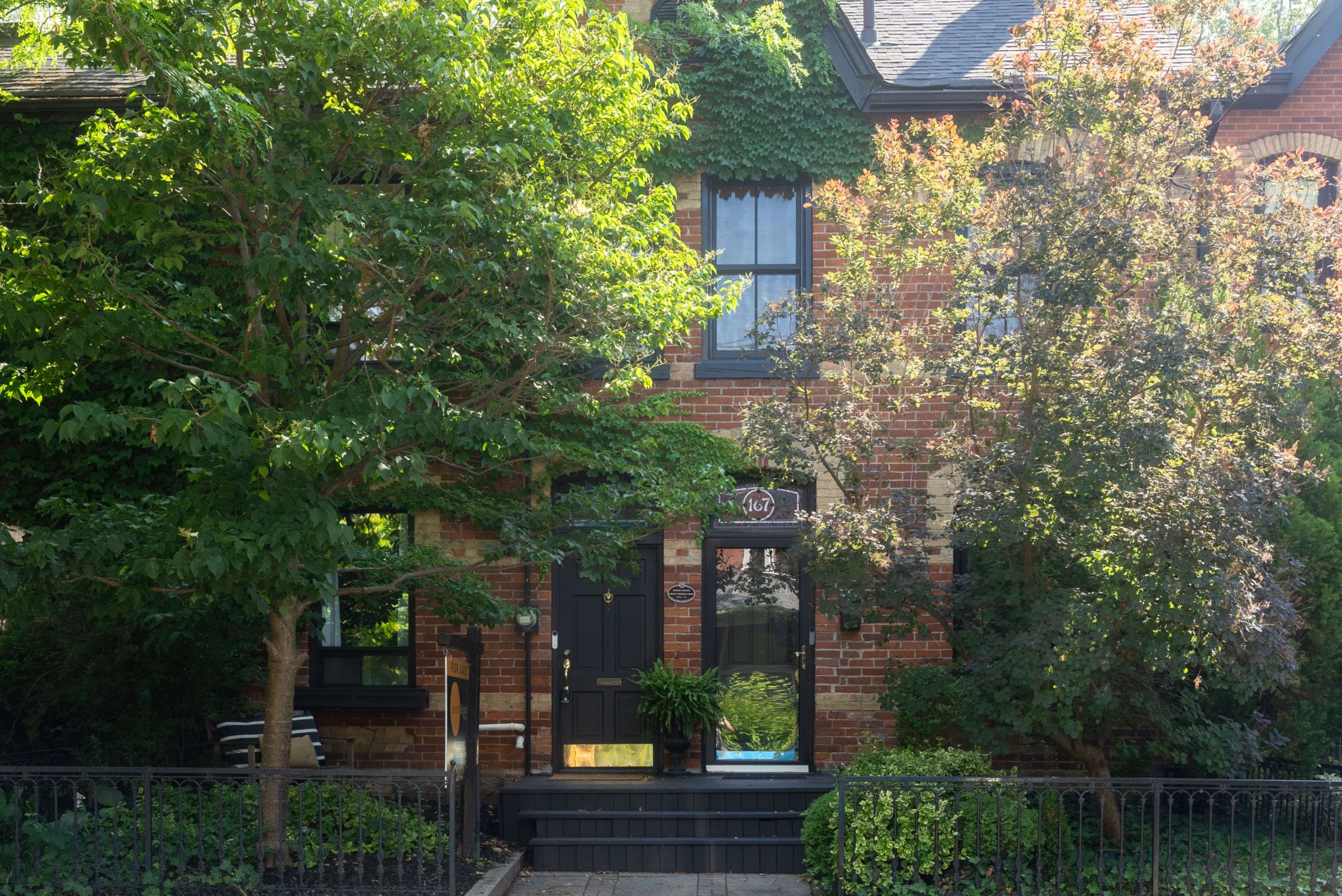 Toronto E01, ON M4M 2K8,169 De Grassi ST