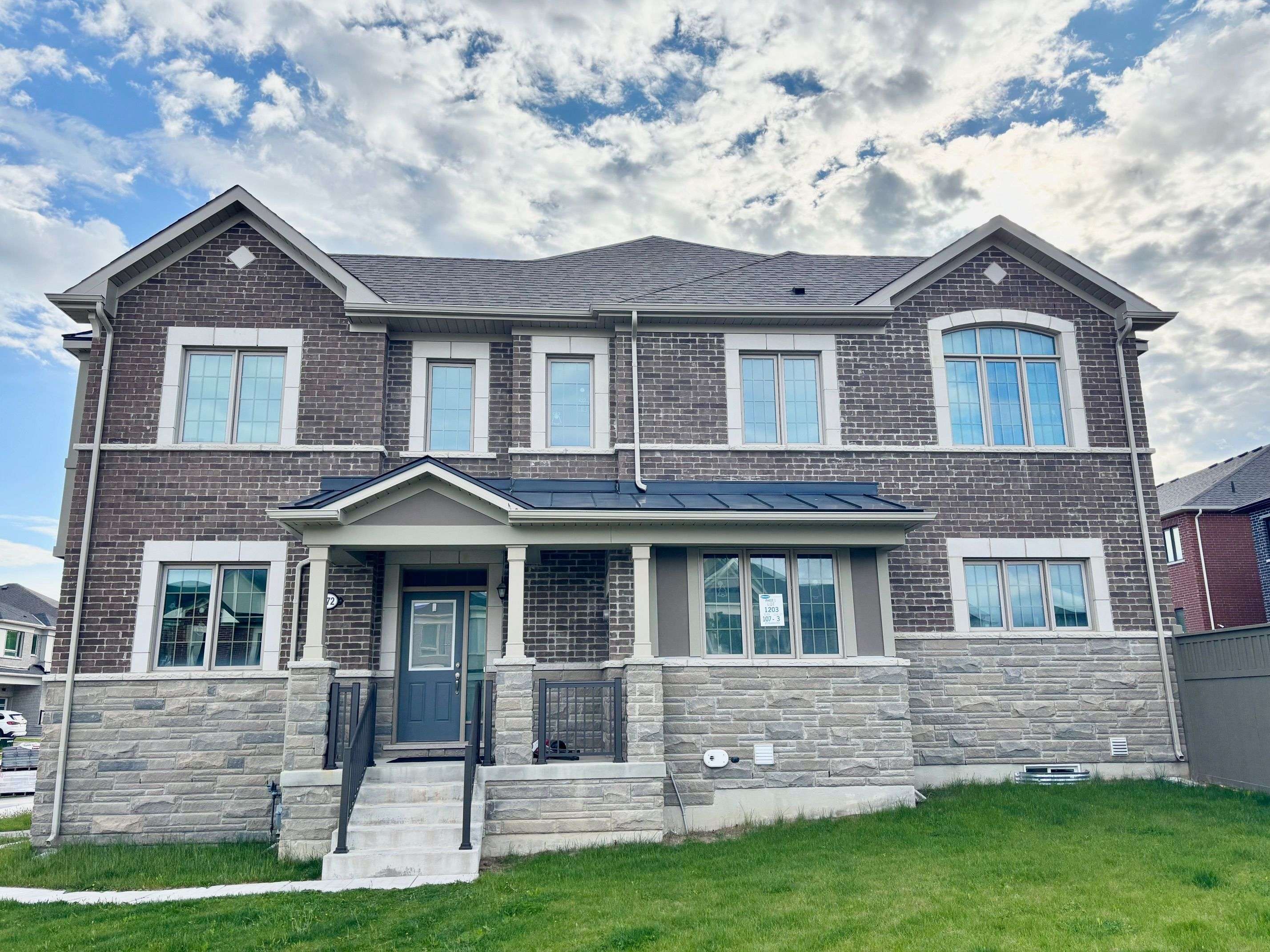Markham, ON L6C 3K8,272 Beaverbrae DR