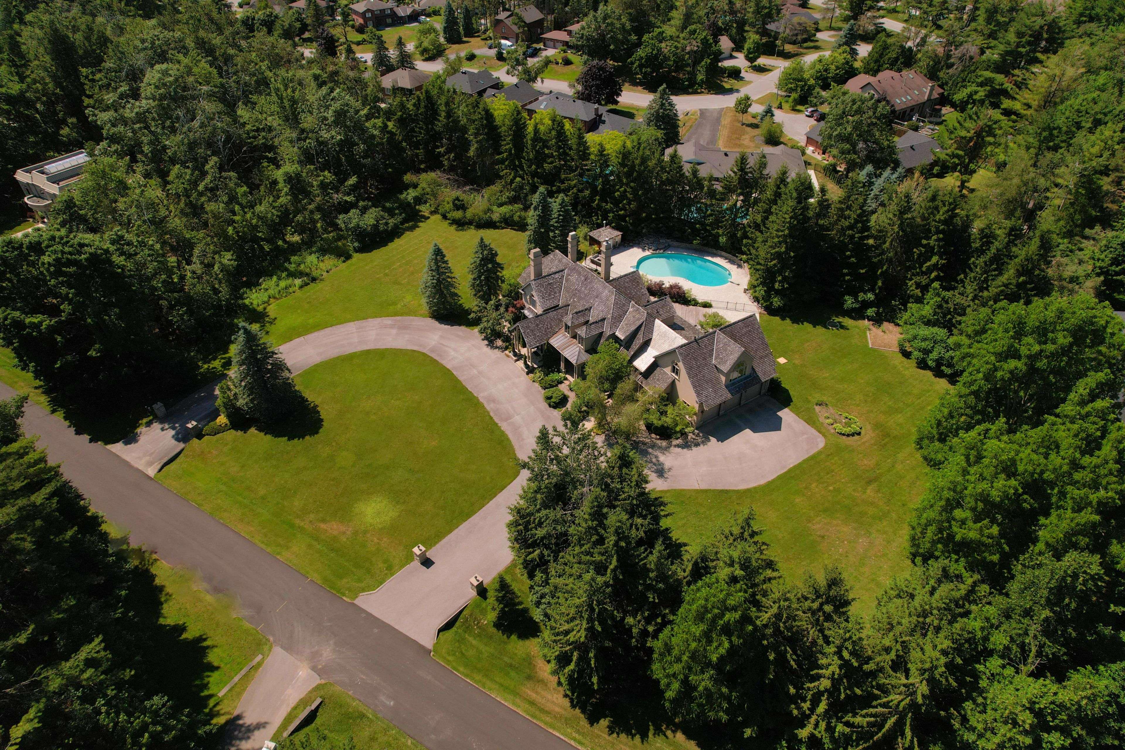 Springwater, ON L9X 0P3,6 Midves CT