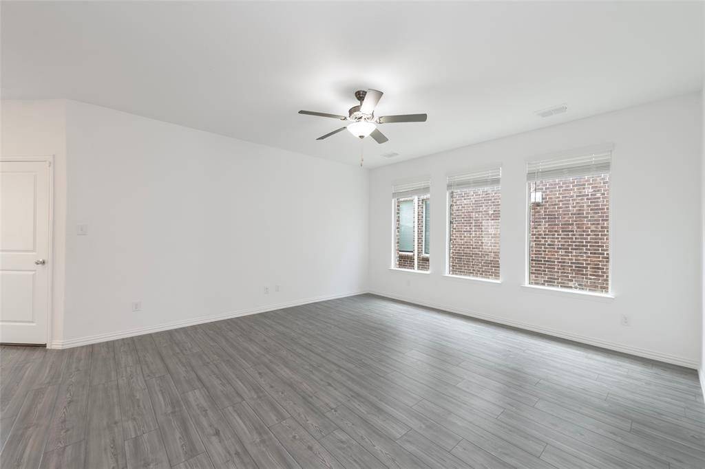 Garland, TX 75040,5417 Windsong Way
