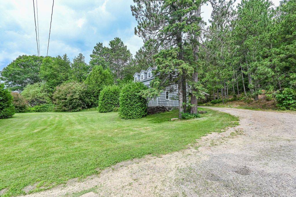 Madawaska Valley, ON K0J 1B0,19752 Highway 60 HWY
