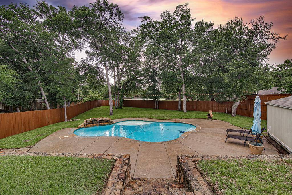 Burleson, TX 76028,827 Huebner Way