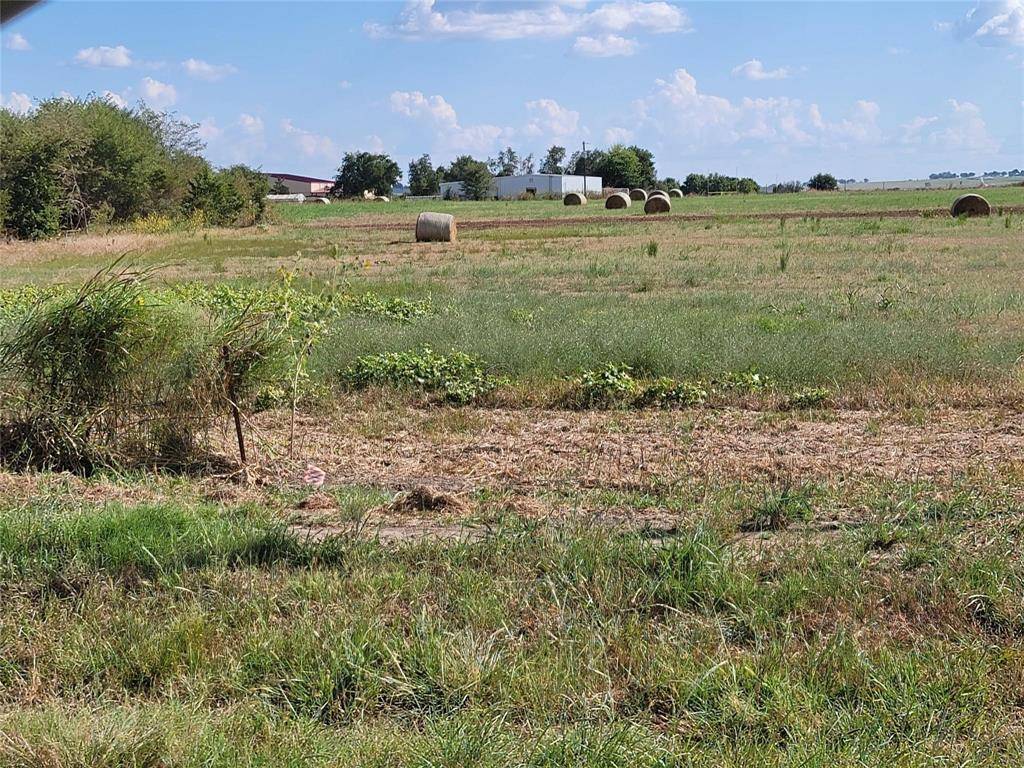 Lindsay, TX 76250,000 US 82