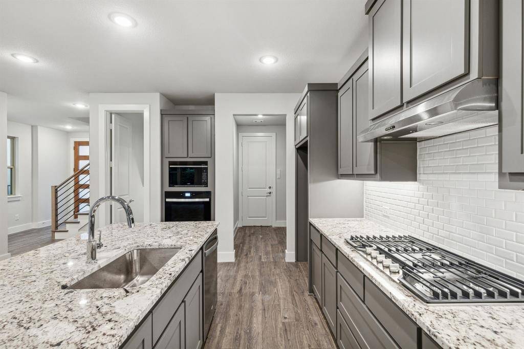 Dallas, TX 75231,8221 Emsworth Drive