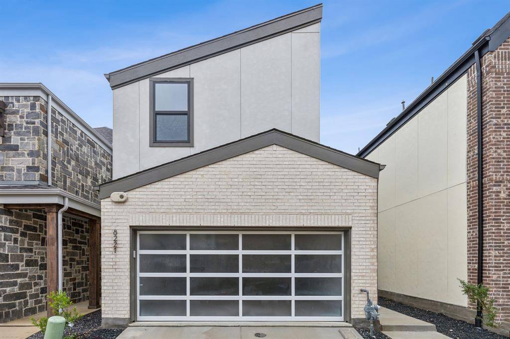Dallas, TX 75231,8221 Emsworth Drive