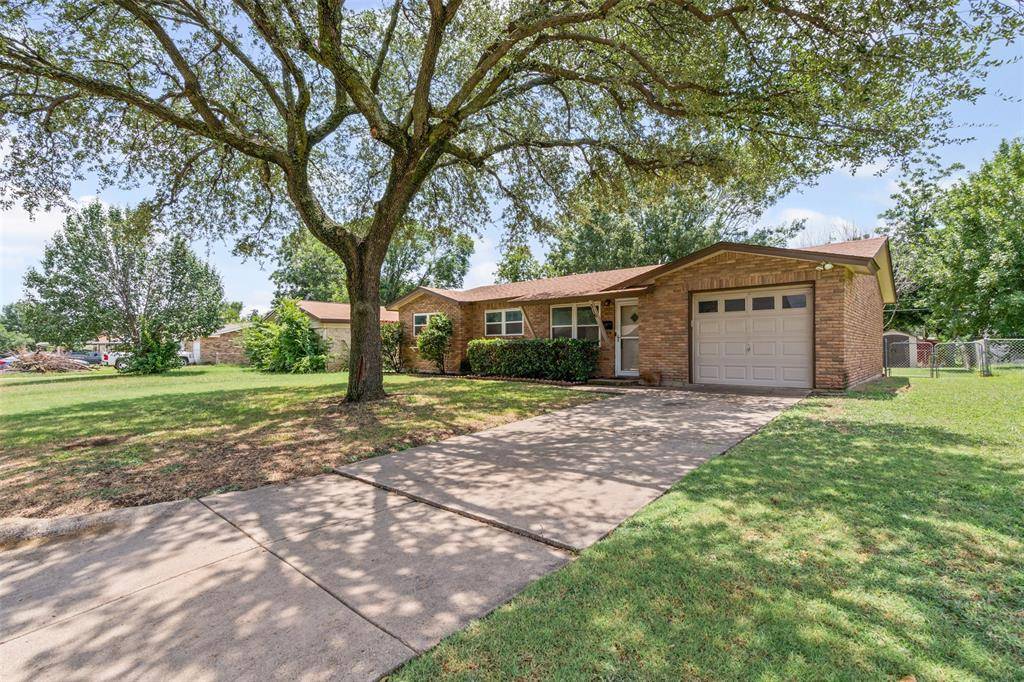 Saginaw, TX 76179,316 Thompson Drive