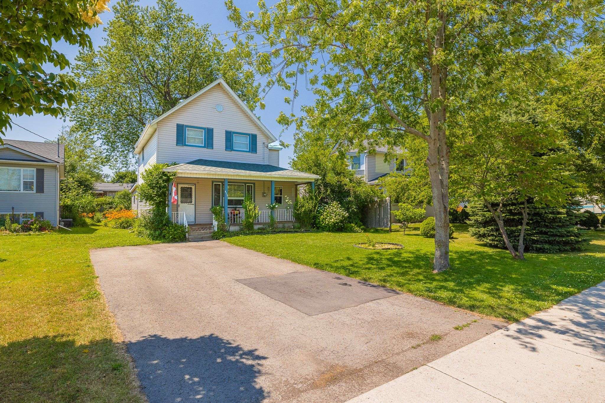 Fort Erie, ON L2A 4P6,413 Crescent RD